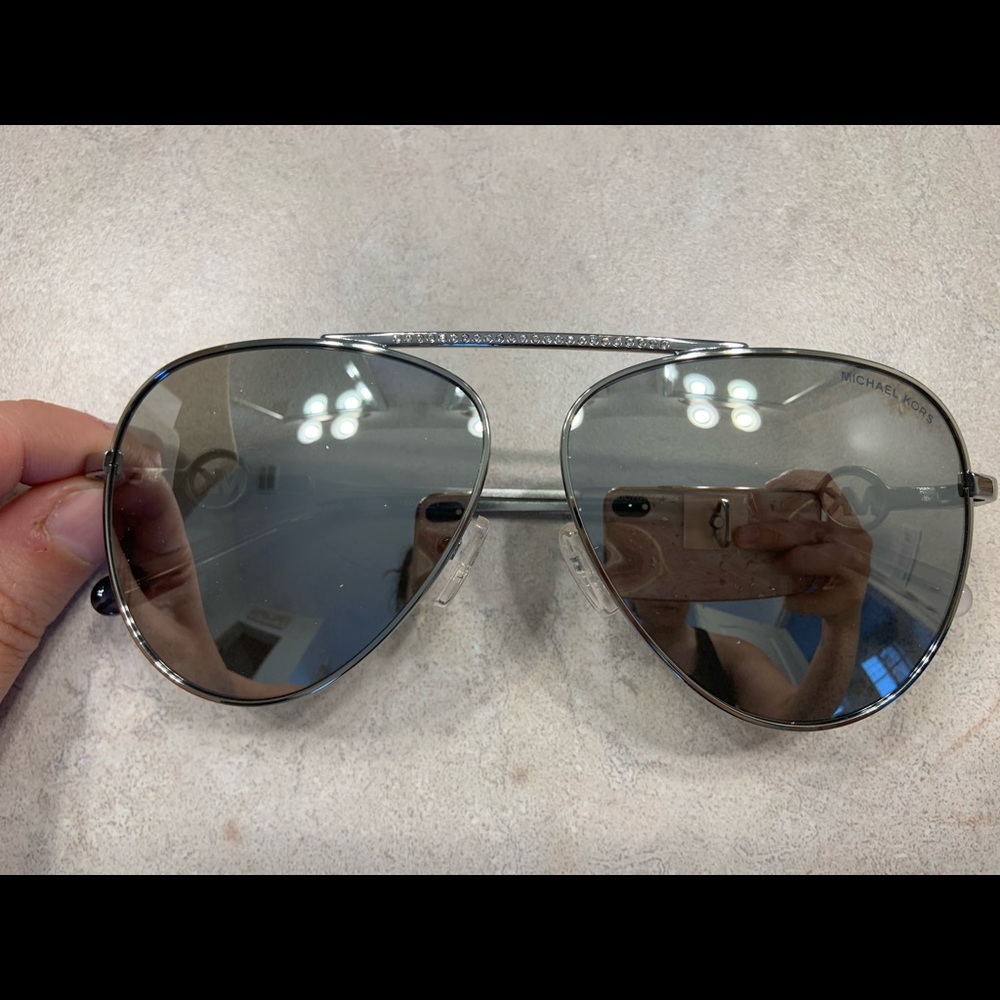 *BRAND NEW, NEVER WORN*